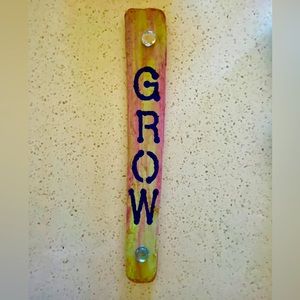 Handcrafted wall decor sign, ‘grow’